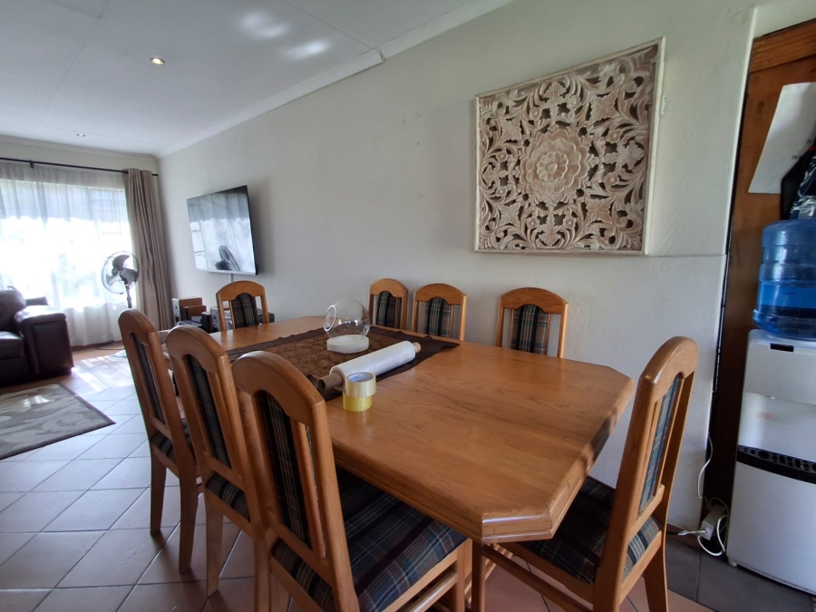 3 Bedroom Property for Sale in Sonneveld Gauteng