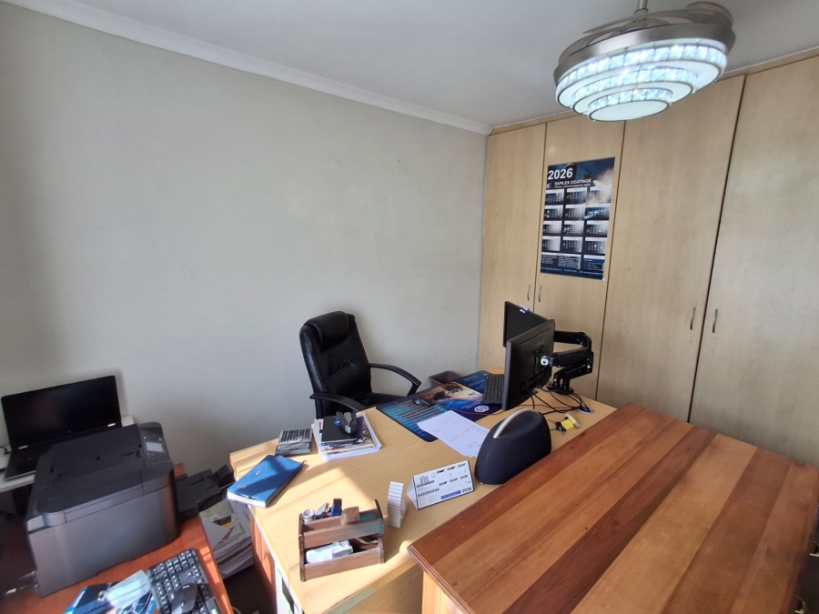 3 Bedroom Property for Sale in Sonneveld Gauteng