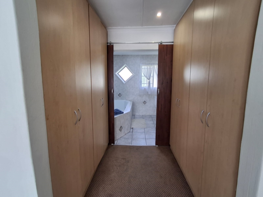 3 Bedroom Property for Sale in Sonneveld Gauteng