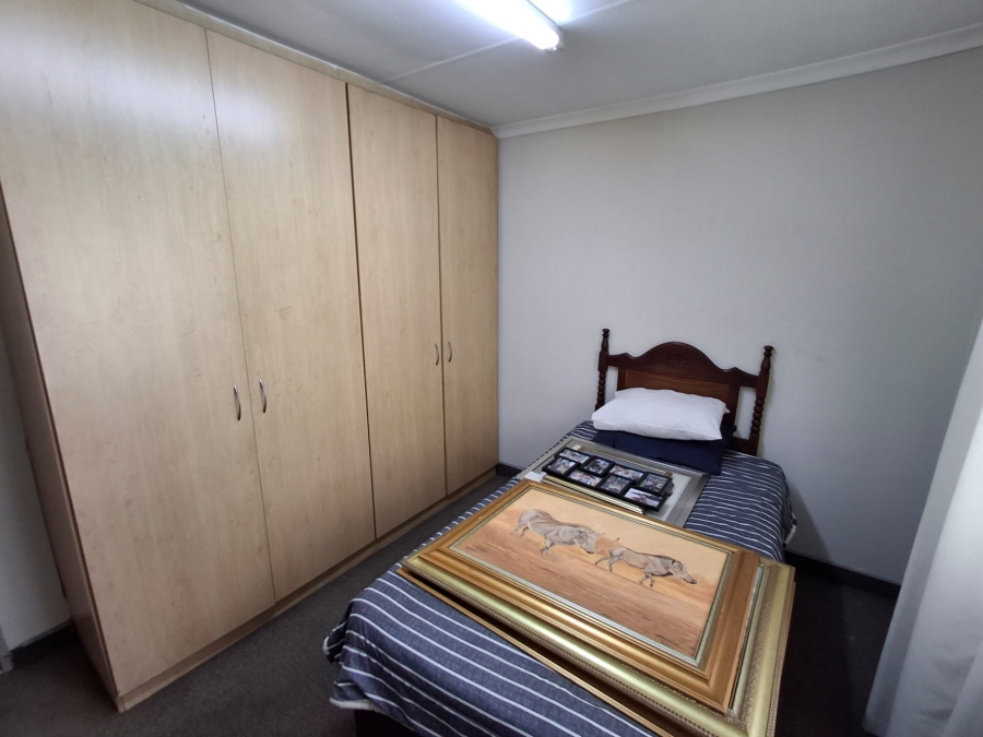 3 Bedroom Property for Sale in Sonneveld Gauteng