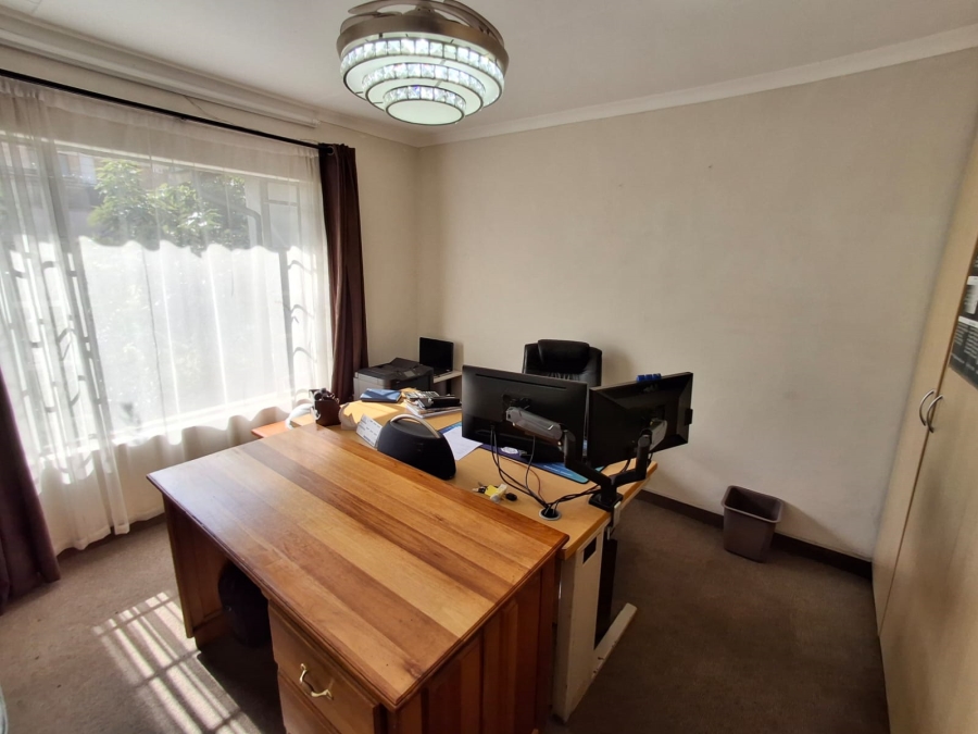 3 Bedroom Property for Sale in Sonneveld Gauteng
