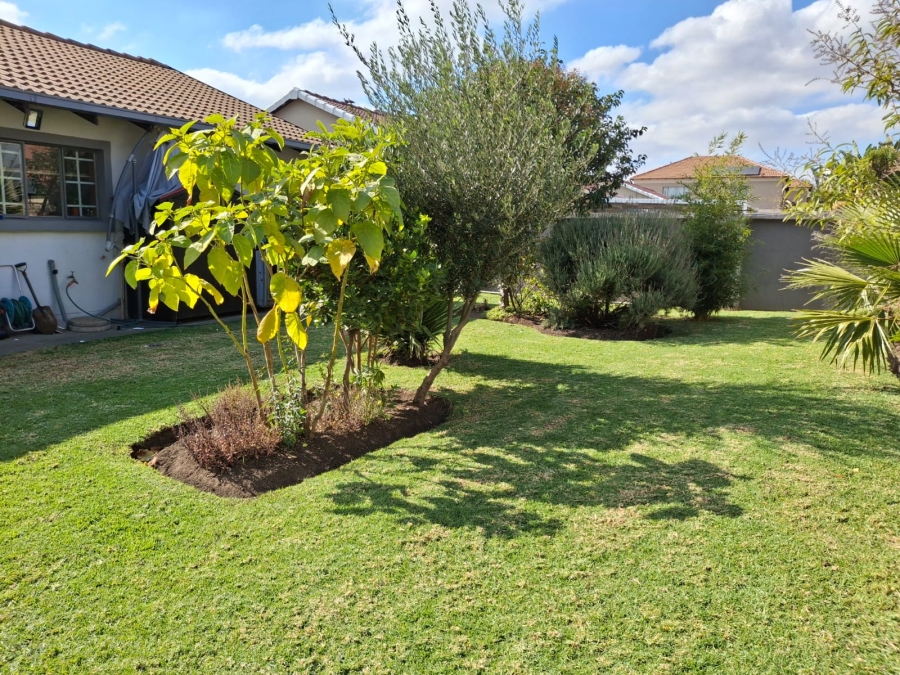 3 Bedroom Property for Sale in Sonneveld Gauteng