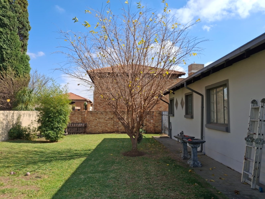 3 Bedroom Property for Sale in Sonneveld Gauteng