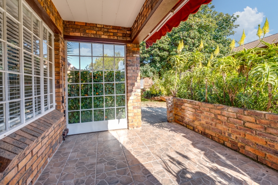 1 Bedroom Property for Sale in Bryanston Gauteng
