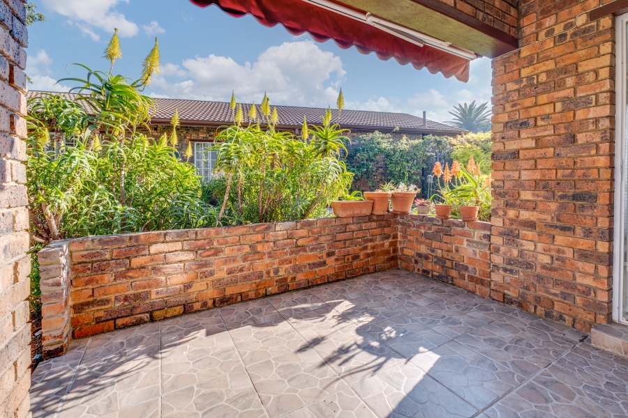 1 Bedroom Property for Sale in Bryanston Gauteng