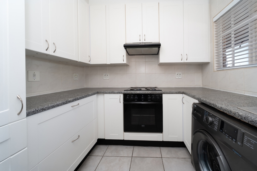 1 Bedroom Property for Sale in Bryanston Gauteng