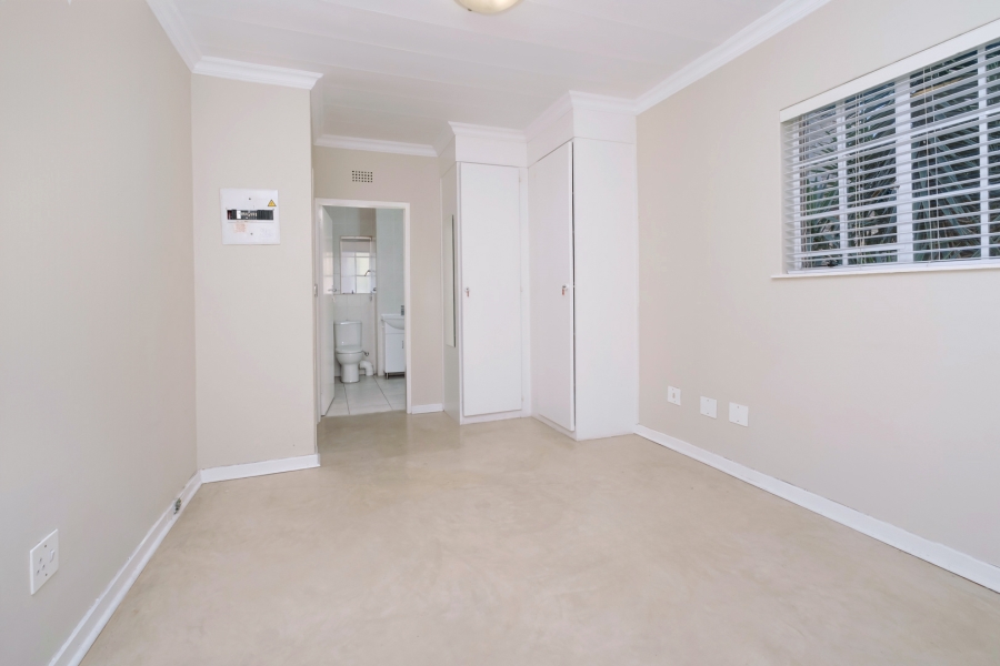 1 Bedroom Property for Sale in Bryanston Gauteng