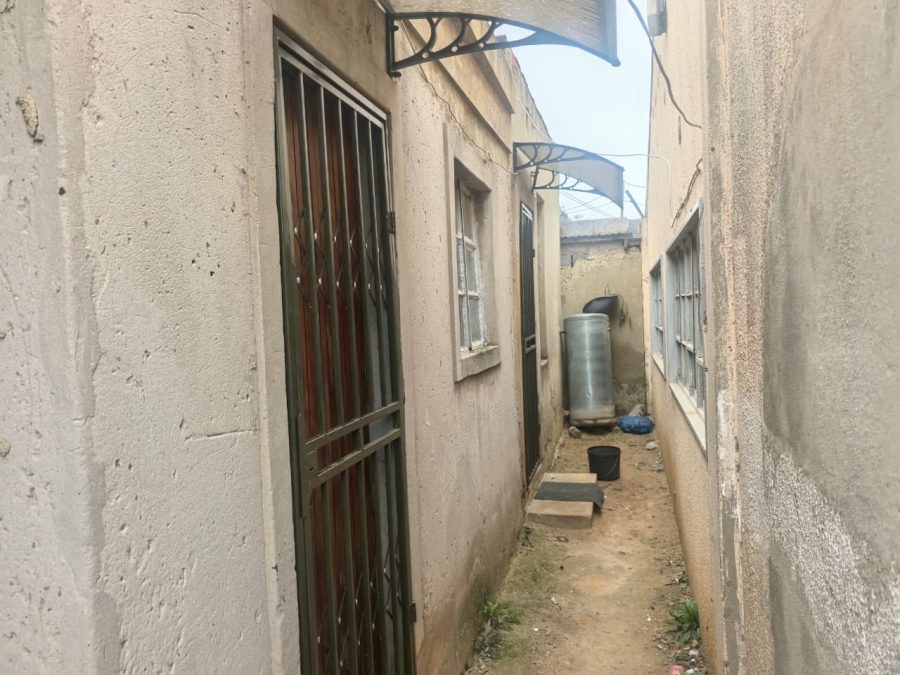 2 Bedroom Property for Sale in Sol Plaatjie Gauteng