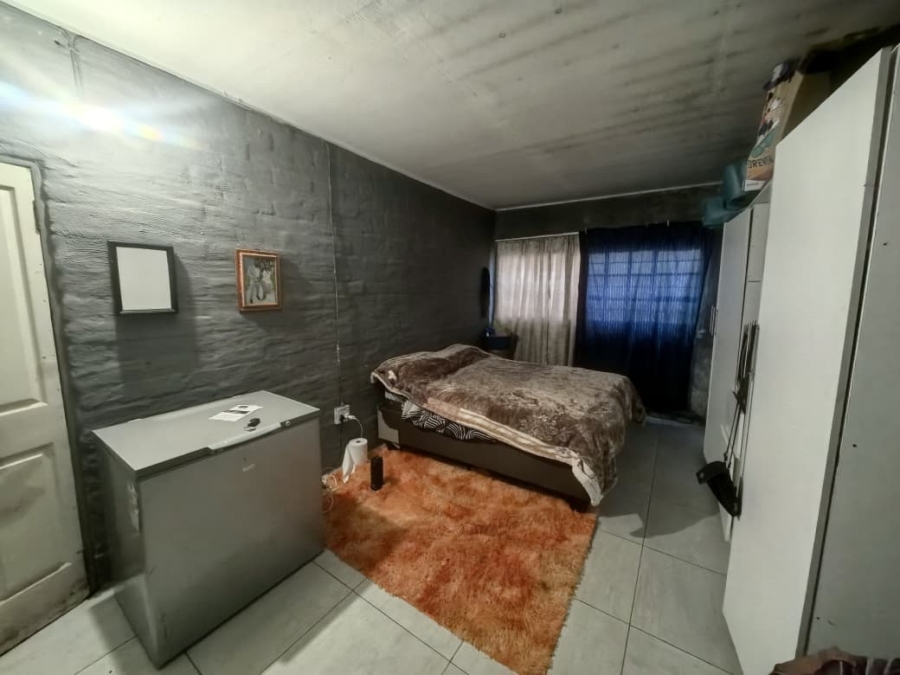 2 Bedroom Property for Sale in Sol Plaatjie Gauteng