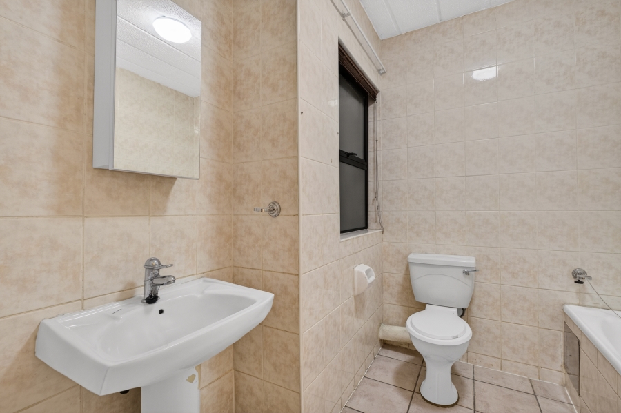 2 Bedroom Property for Sale in Maroeladal Gauteng