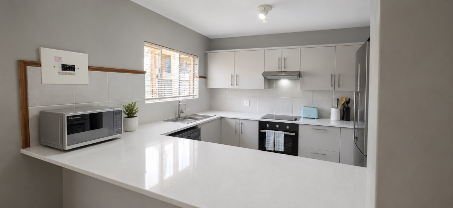 3 Bedroom Property for Sale in Die Hoewes Gauteng