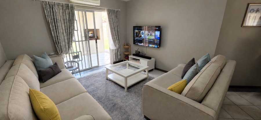 3 Bedroom Property for Sale in Die Hoewes Gauteng