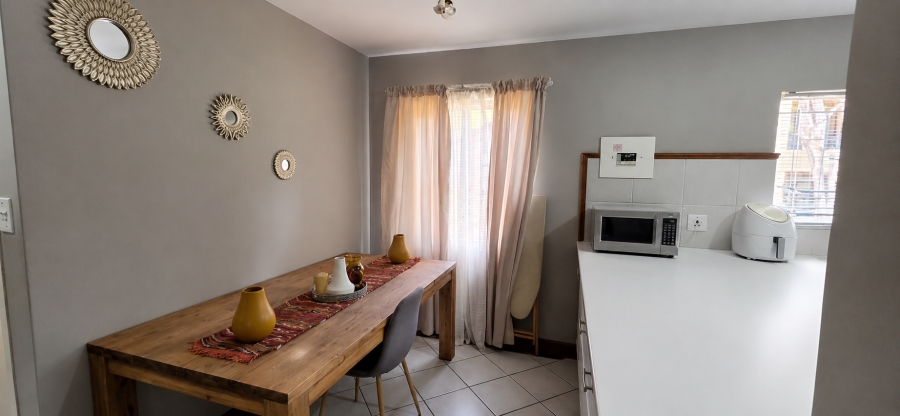 3 Bedroom Property for Sale in Die Hoewes Gauteng