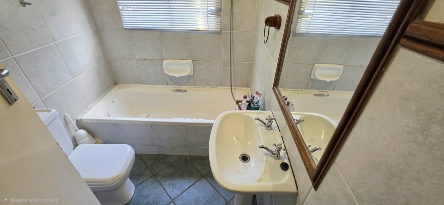 3 Bedroom Property for Sale in Die Hoewes Gauteng