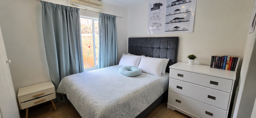 3 Bedroom Property for Sale in Die Hoewes Gauteng