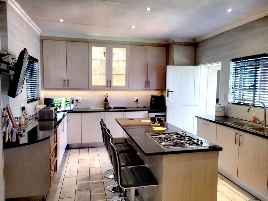 3 Bedroom Property for Sale in Brackendowns Gauteng