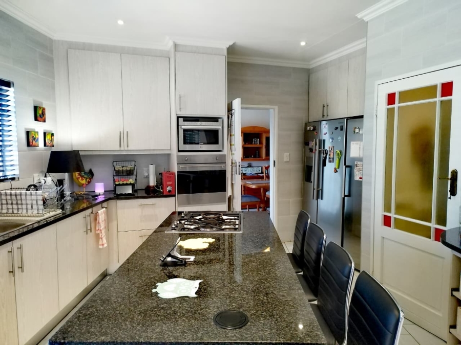 3 Bedroom Property for Sale in Brackendowns Gauteng