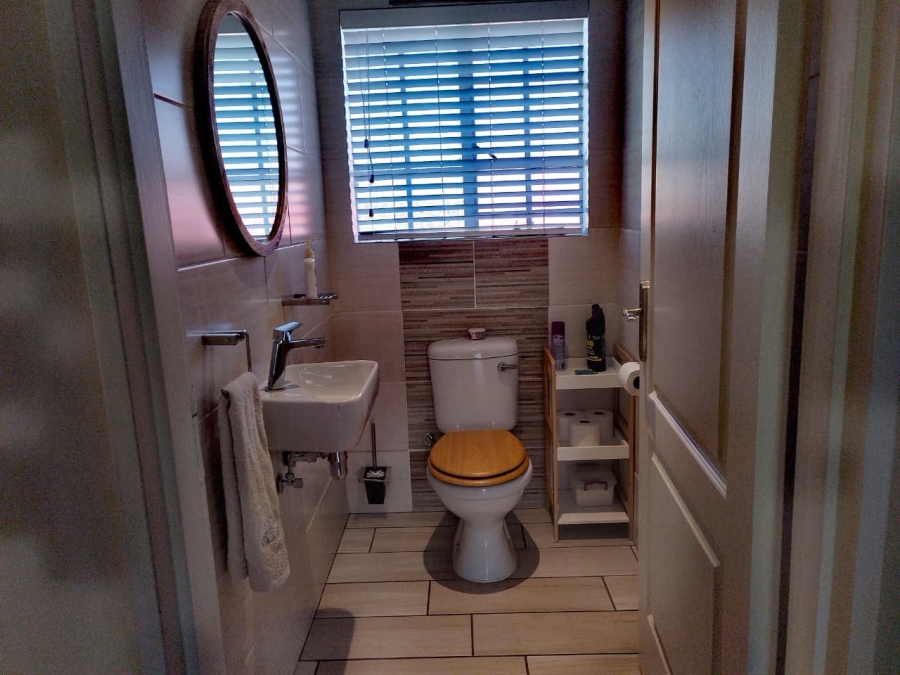 3 Bedroom Property for Sale in Brackendowns Gauteng