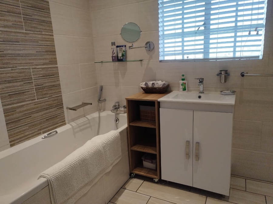 3 Bedroom Property for Sale in Brackendowns Gauteng