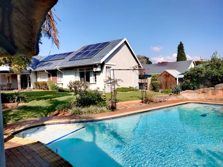 3 Bedroom Property for Sale in Brackendowns Gauteng