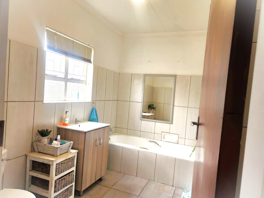 4 Bedroom Property for Sale in Doringkloof Gauteng