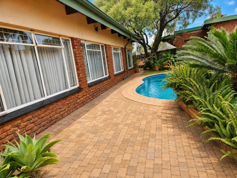 4 Bedroom Property for Sale in Doringkloof Gauteng