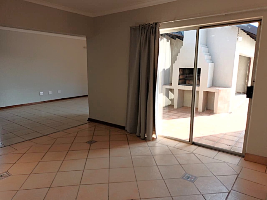 To Let 3 Bedroom Property for Rent in The Reeds Gauteng
