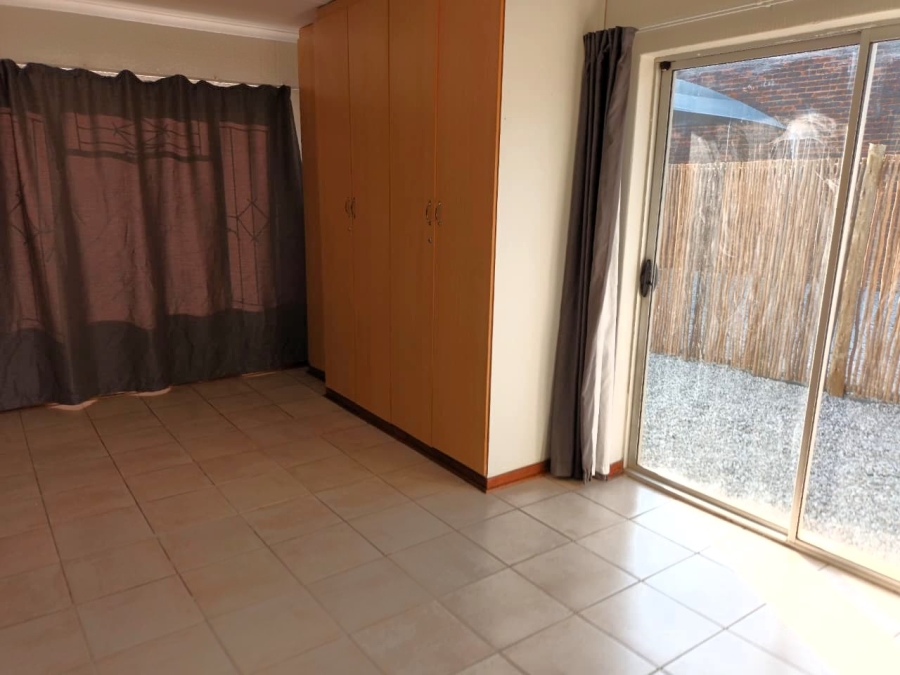 To Let 3 Bedroom Property for Rent in The Reeds Gauteng
