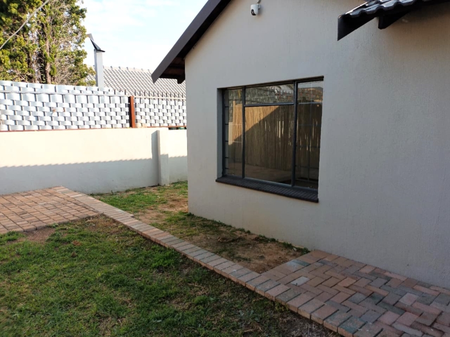 To Let 3 Bedroom Property for Rent in The Reeds Gauteng
