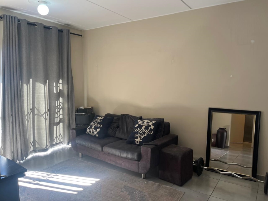 2 Bedroom Property for Sale in Vorna Valley Gauteng