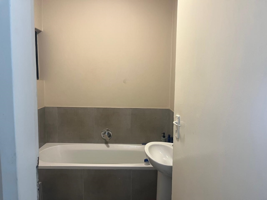 2 Bedroom Property for Sale in Vorna Valley Gauteng