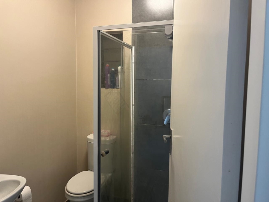 2 Bedroom Property for Sale in Vorna Valley Gauteng