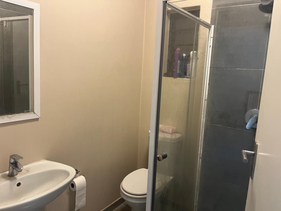 2 Bedroom Property for Sale in Vorna Valley Gauteng