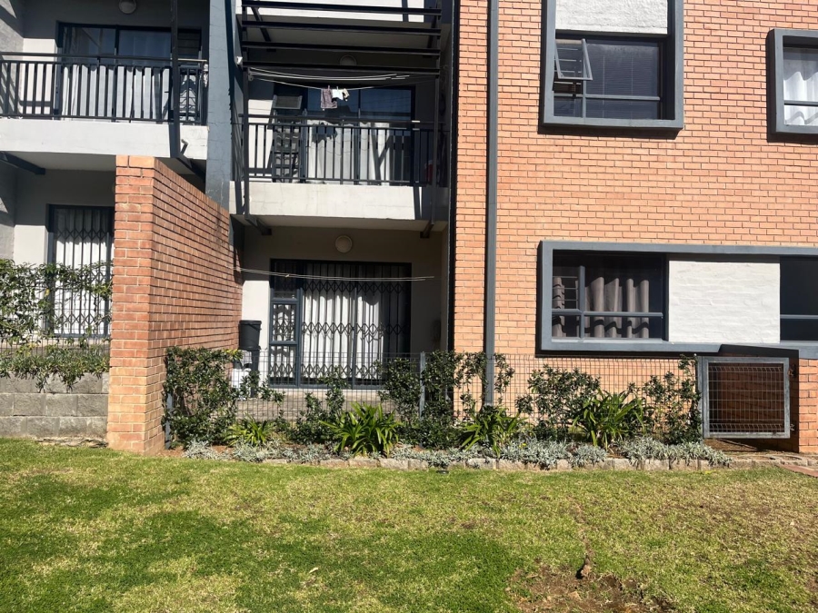 2 Bedroom Property for Sale in Vorna Valley Gauteng