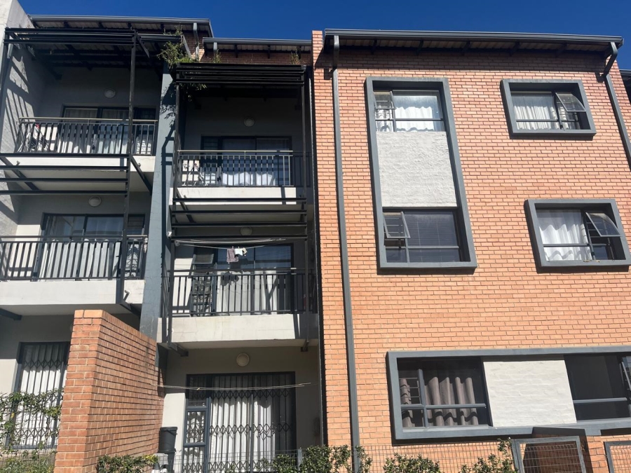 2 Bedroom Property for Sale in Vorna Valley Gauteng
