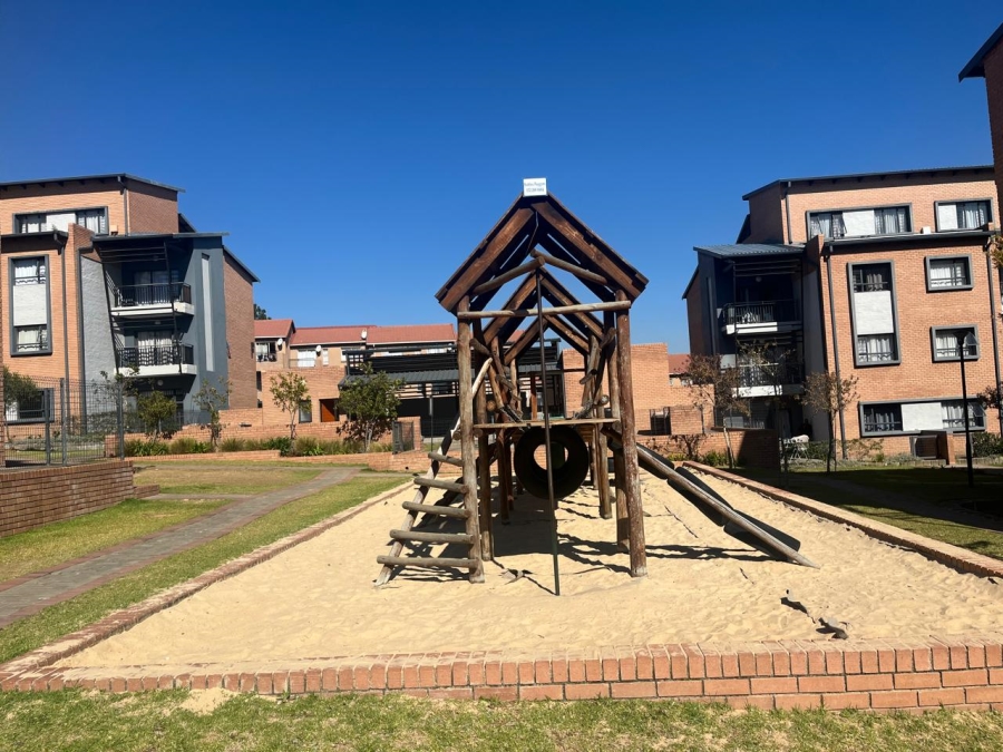 2 Bedroom Property for Sale in Vorna Valley Gauteng