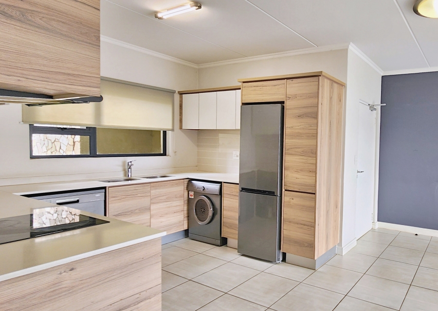 To Let 2 Bedroom Property for Rent in Waterfall Gauteng