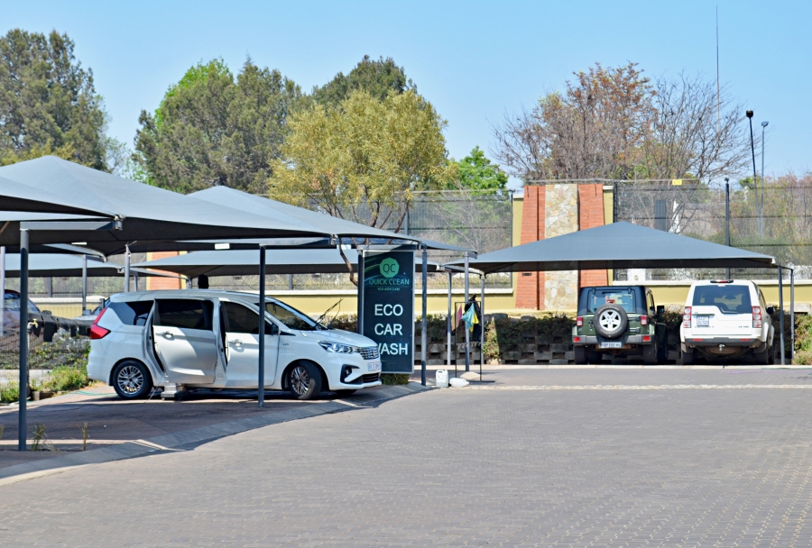 To Let 2 Bedroom Property for Rent in Waterfall Gauteng
