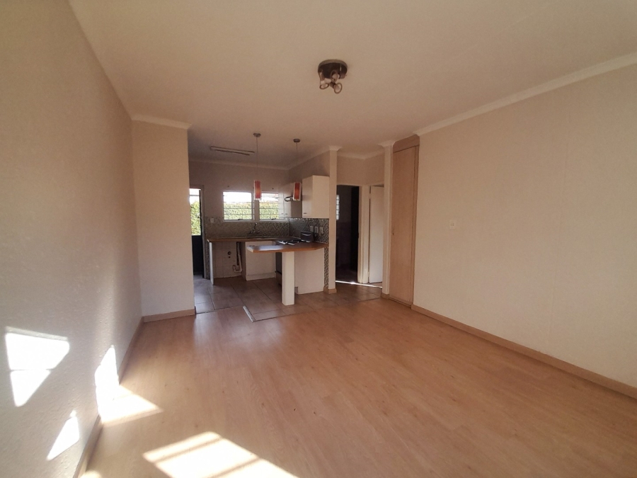 To Let 1 Bedroom Property for Rent in Magaliessig Gauteng