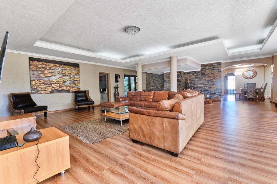4 Bedroom Property for Sale in Wendywood Gauteng