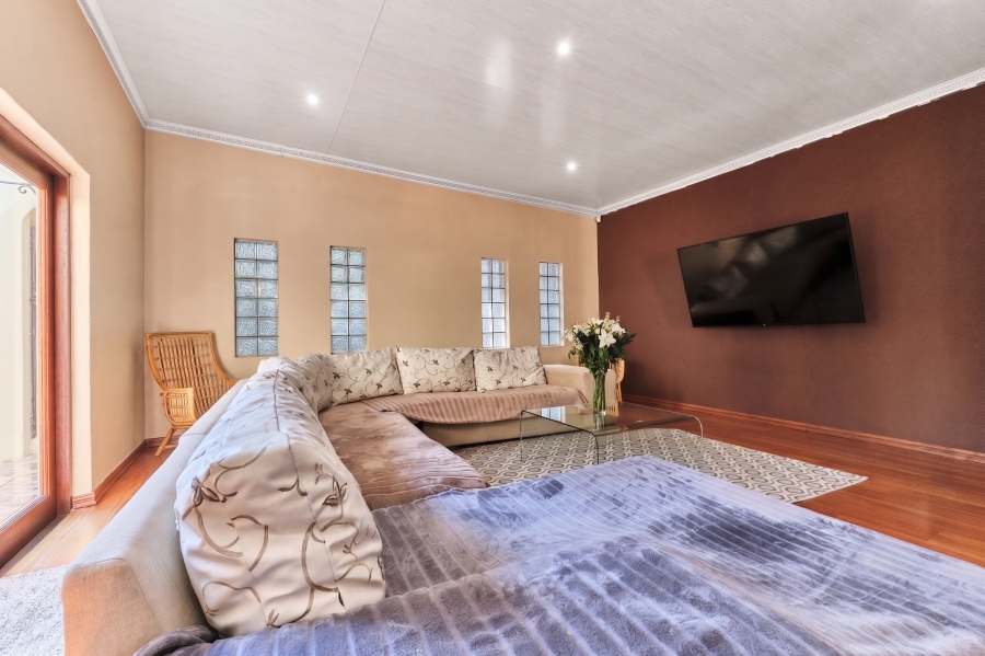 4 Bedroom Property for Sale in Wendywood Gauteng