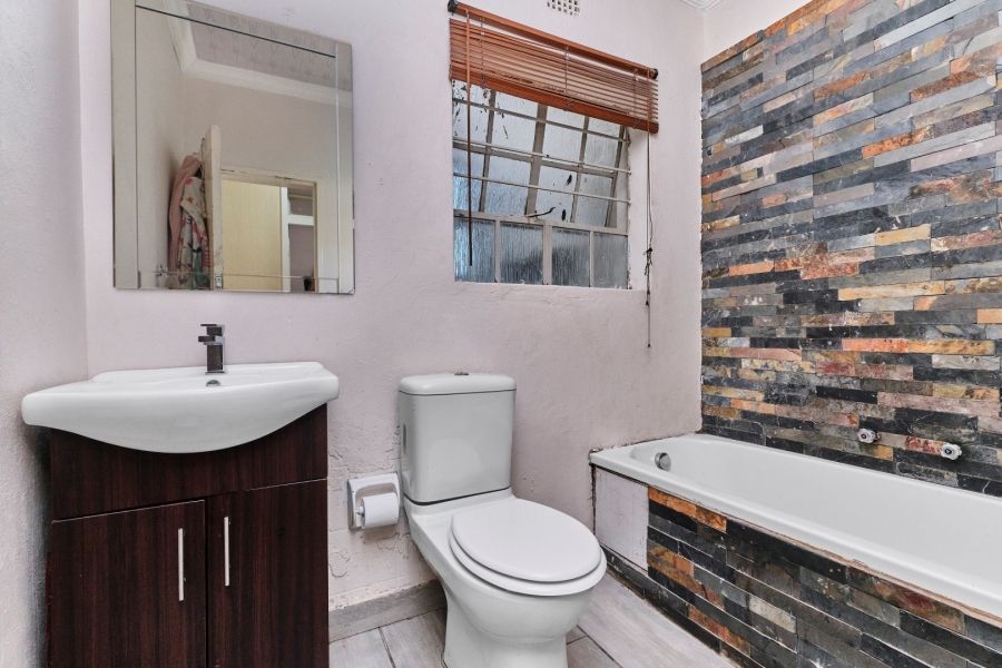 4 Bedroom Property for Sale in Wendywood Gauteng