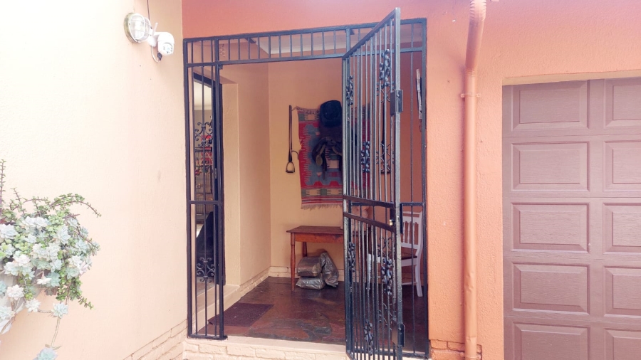 3 Bedroom Property for Sale in Helikonpark Gauteng