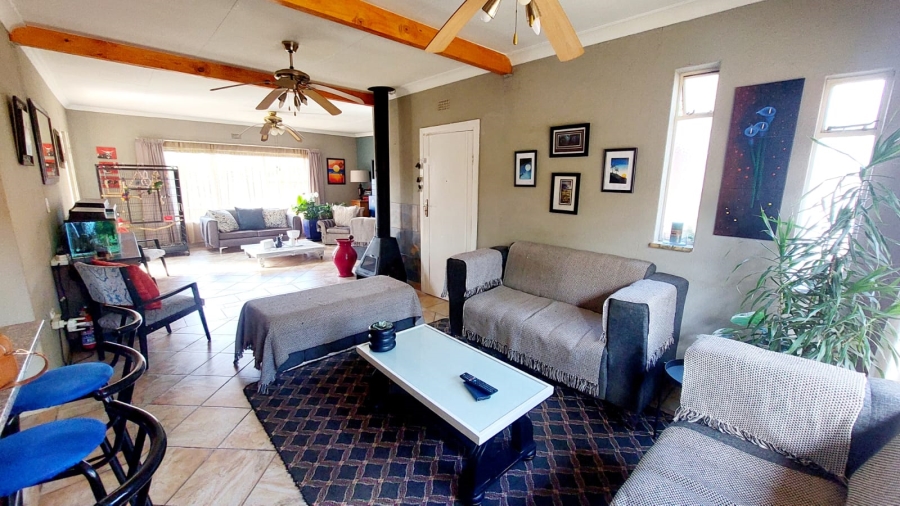 3 Bedroom Property for Sale in Helikonpark Gauteng