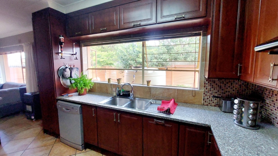 3 Bedroom Property for Sale in Helikonpark Gauteng