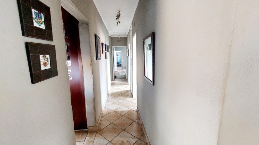 3 Bedroom Property for Sale in Helikonpark Gauteng