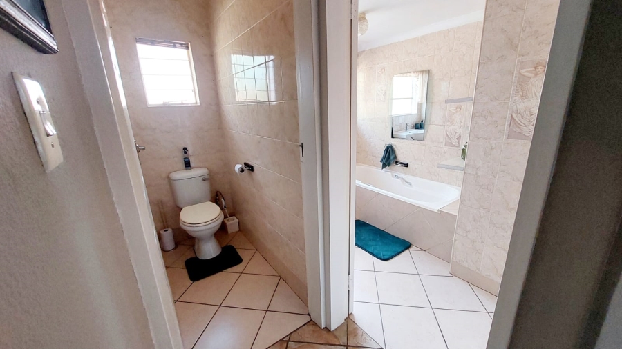 3 Bedroom Property for Sale in Helikonpark Gauteng