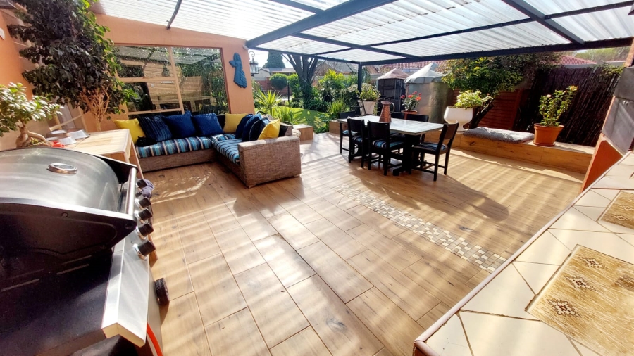3 Bedroom Property for Sale in Helikonpark Gauteng