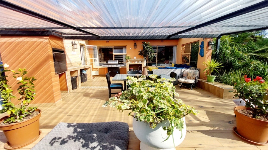 3 Bedroom Property for Sale in Helikonpark Gauteng