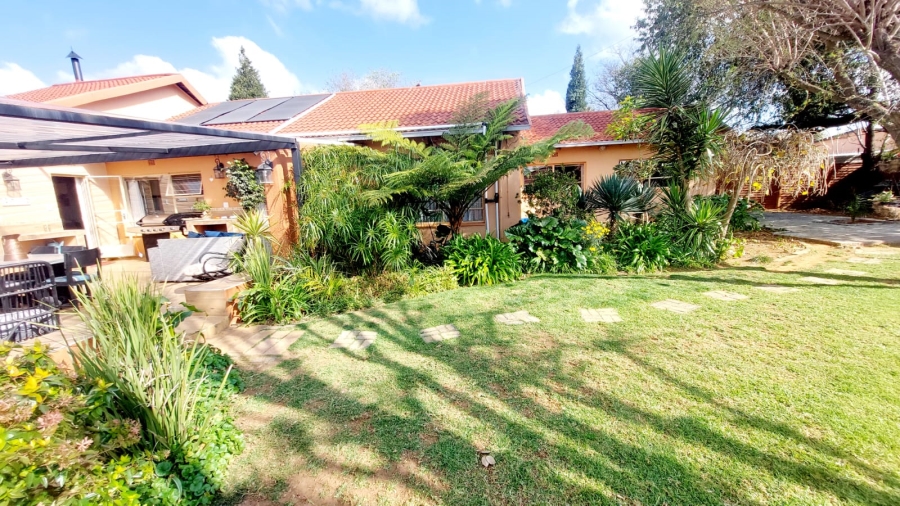 3 Bedroom Property for Sale in Helikonpark Gauteng